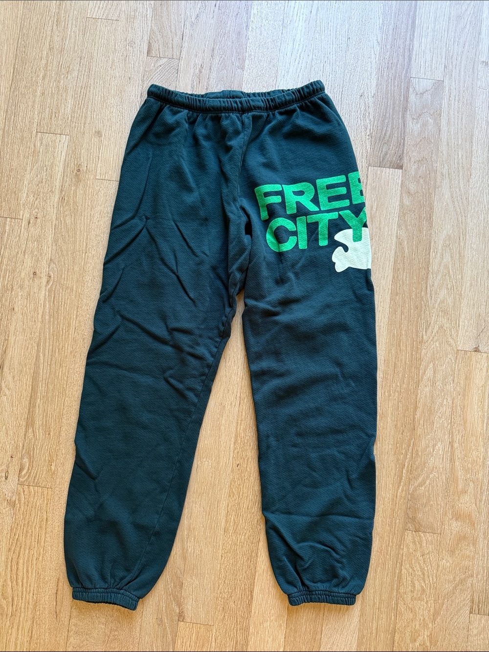 EUC Free City sweatpants/Spruce green/XS